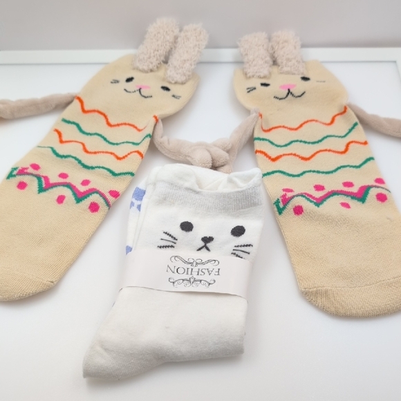 Tan and White Animal Face Ankle Socks Hosiery - Picture 1 of 6